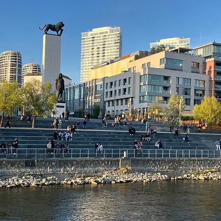 Donald Eurovea 公寓