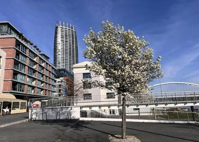 Donald Eurovea Apartment
