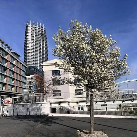 Donald Eurovea Apartment